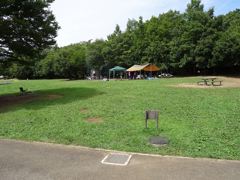 若葉台公園　バーベキュー可能な芝生広場④