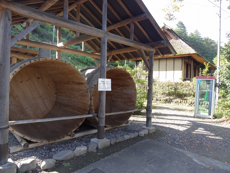 釜の淵公園　醤油樽