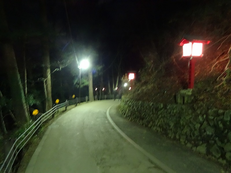 参拝後の帰り道は少々疲れたので女坂から下山します。